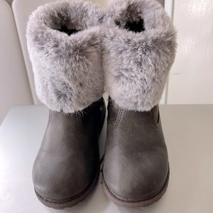 Oshkosh b’gosh Toddler girls size 9 Boots